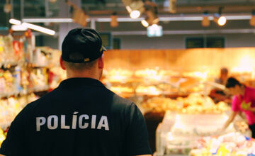 FOTO: Policajti v Banskobystrickom kraji chytali zlodejov priamo v obchodoch