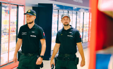 FOTO: Policajti v Banskobystrickom kraji chytali zlodejov priamo v obchodoch
