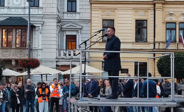 FOTO: V Banskej Bystrici vyšli občania do ulíc