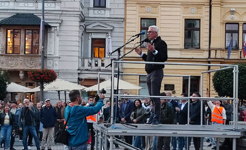 FOTO: V Banskej Bystrici vyšli občania do ulíc