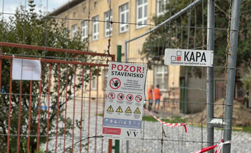 FOTO: 65-ročná budova ZŠ SNP v Bystrici prechádza komplexnou rekonštrukciou