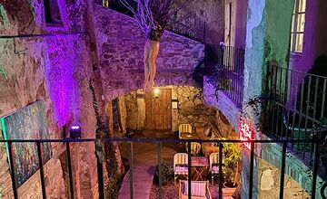 FOTO: Originálna kaviareň Ruinbar si získava návštevníkov atmosférou aj energiou