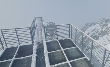 FOTO: Vo Vysokých Tatrách začalo snežiť