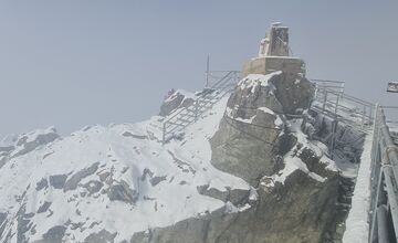 FOTO: Vo Vysokých Tatrách začalo snežiť