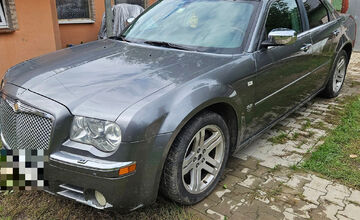 FOTO: Zlodej počas skúšobnej jazdy ukradol auto majiteľovi z Kokavy na Rimavicou 