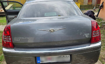 FOTO: Zlodej počas skúšobnej jazdy ukradol auto majiteľovi z Kokavy na Rimavicou 