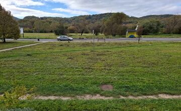 FOTO: Zvolen rieši problém s kosením