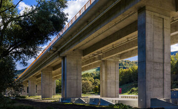 FOTO: Mostná estakáda v údolí Krivánskeho potoka