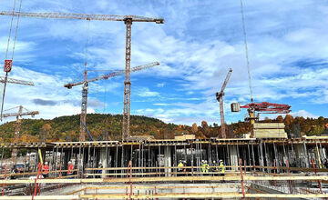 FOTO: Zástupcovia Európskej komisie navštívili výstavbu novej nemocnice v Banskej Bystrici