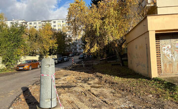 FOTO: V Banskej Bystrici opravujú chodník, pribudnú aj parkovacie miesta