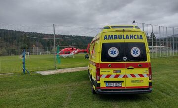 FOTO: Muž s infarktom bol prevezený vrtuľníkom do Banskej Bystrice