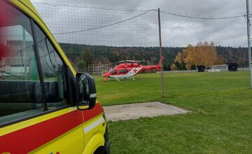 FOTO: Muž s infarktom bol prevezený vrtuľníkom do Banskej Bystrice