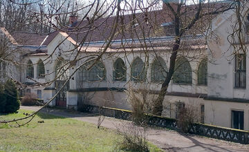 FOTO: Nechceli by ste si kúpiť kaštieľ pri Lučenci? Už 14 rokov je opustený