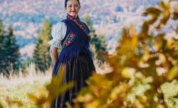 FOTO: Zvolenčan Ľuboš Čerešňák spája ženy, kroje a slovenskú prírodu