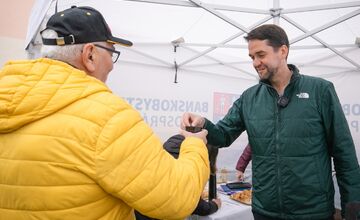 FOTO: Mobilná ambulancia sa tentoraz zastavila v Lubeníku