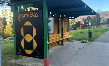 FOTO: Zastávke na Lipovci dali nový vzhľad študenti SOŠ Drevárskej vo Zvolene