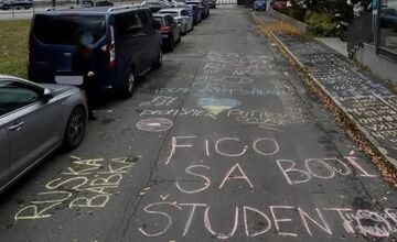 FOTO: Na Slovensku sa spustila kriedová revolúcia