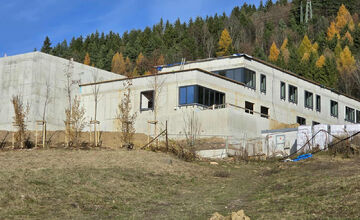 FOTO: V Kremnici finišuje výstavba detenčného ústavu pre psychicky chorých ľudí