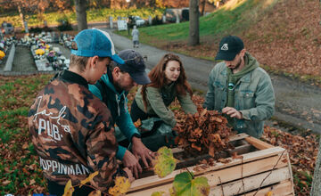 FOTO: Vo Zvolene umiestnili prvých päť zimovísk pre ježkov a drobné živočíchy 