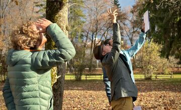 FOTO: Park na Tajovského ulici preverujú arboristi a vedci