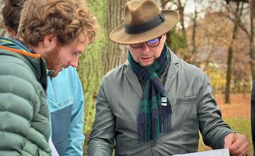 FOTO: Park na Tajovského ulici preverujú arboristi a vedci