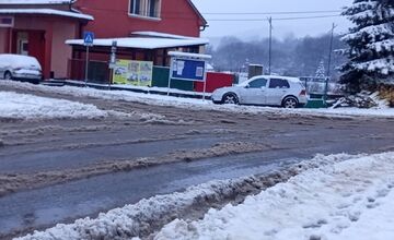 FOTO: Neodrhnuté chodníky od snehu v mestách Banskobystrického kraja