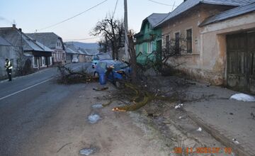 FOTO: Ranná nehoda v Jelšave