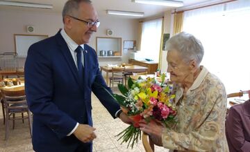 FOTO: Dve dámy oslávili jubileum