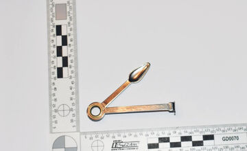 FOTO: Muž šoféroval v Lučenci bez vodičáku, policajti u neho našli aj vrecúška s bielou kryštalickou látkou