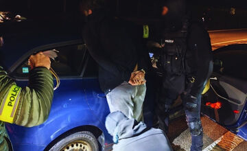 FOTO: Protidrogový zásah na ceste pri Žiari nad Hronom