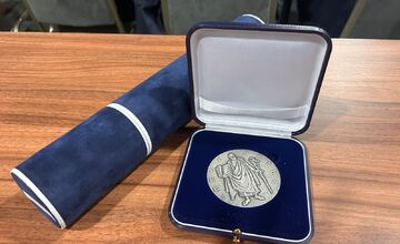 FOTO: Docent Ľubomír Marko získal striebornú medailu Propter Merita