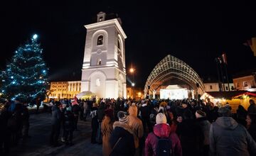 FOTO: Brezno sa premení na Ľadové mestečko