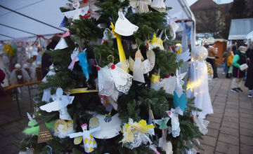 FOTO: Lučenec má nový rekord, pýši sa najväčším počtom anjelov na jednom mieste