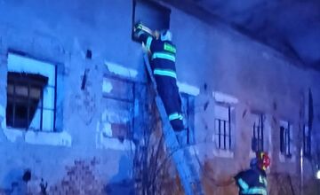 FOTO: Požiar hospodárskej budovy v Medovarciach