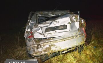 FOTO: Opitý vodič a jeho spolujazdkyňa utrpeli po zrážke ťažké zranenia