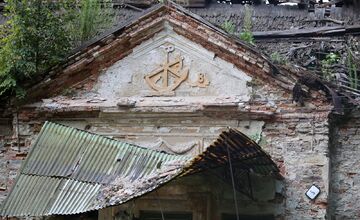 FOTO: Kaštieľ železiarov sa rozpadá pred očami