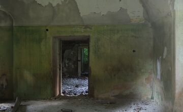 FOTO: Kaštieľ železiarov sa rozpadá pred očami