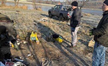 FOTO: Dobrovoľníci vyčistili brehy VN Môťová, vyzbierali takmer 700 kíl odpadu
