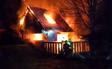 FOTO: Počas silvestrovskej noci v Krupine horela chata