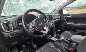 FOTO: Mrazy sú späť, ľad z kamiónov lieta, pokuty aj tresty sú reálne