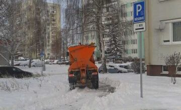FOTO: V Lučenci napadlo veľké množstvo snehu