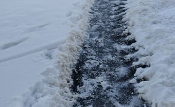 FOTO: V Lučenci napadlo veľké množstvo snehu