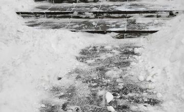 FOTO: V Lučenci napadlo veľké množstvo snehu