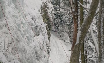 FOTO: Ľadopád v Skalke pri Kremnici