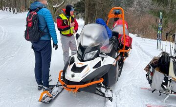 FOTO: Horskí záchranári pomáhali 56-ročnému bežkárovi s poranenou hlavou pod Lopúchovým vrchom