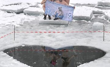 FOTO: Tajch Klinger zaplnili otužilci