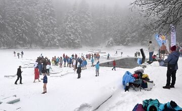 FOTO: Tajch Klinger zaplnili otužilci