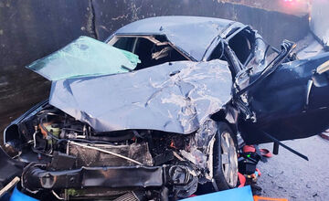 FOTO: Pri Pincinej sa zrazilo auto s kamiónom