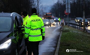 FOTO: Policajti si pri Banskej Bystrici posvietili na vodičov, zamerali sa na alkohol