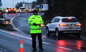 FOTO: Policajti si pri Banskej Bystrici posvietili na vodičov, zamerali sa na alkohol
